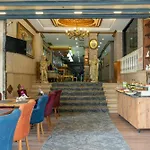 Hotel Taksim Cuento 3*